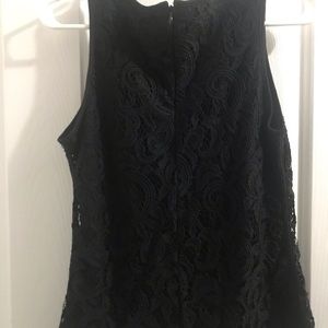 Lace shell -black Size small